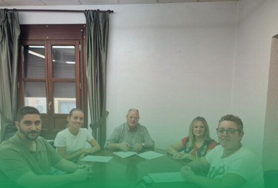 Firma del Convenio de Colaboración entre el Ayuntamiento de Zújar y la Asociación de Escuadras de Moros y Cristianos Jauffia-Jabalón